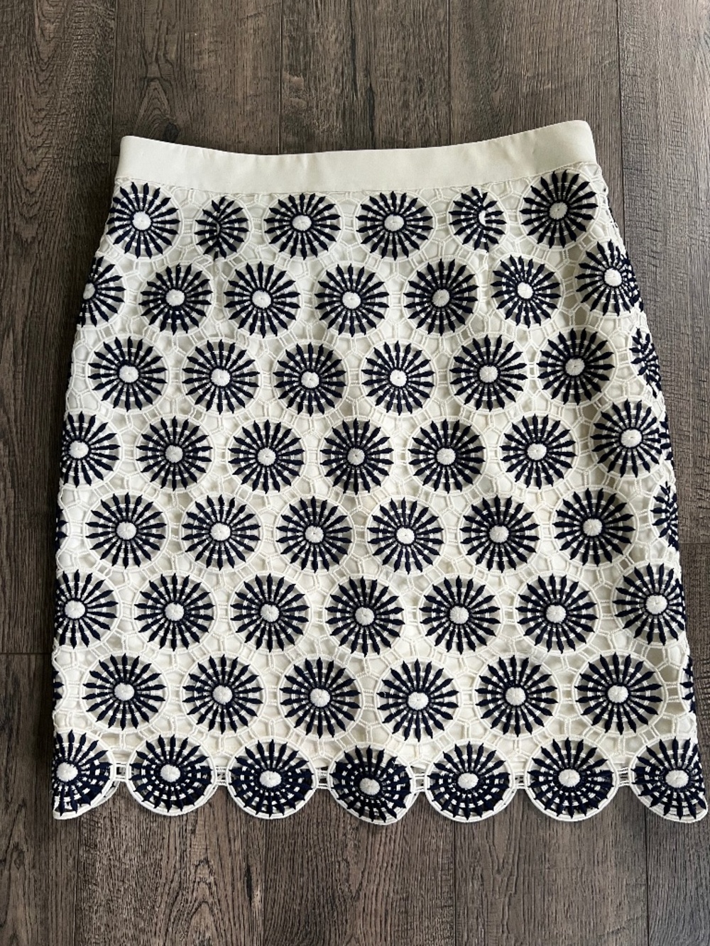 NWOT Antonio Melani Mandala elegant lace skirt